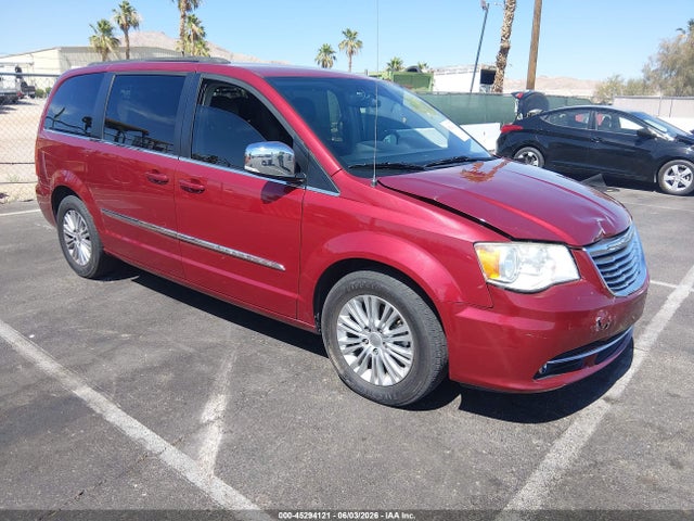 2015 CHRYSLER TOWN & COUNTRY - 1