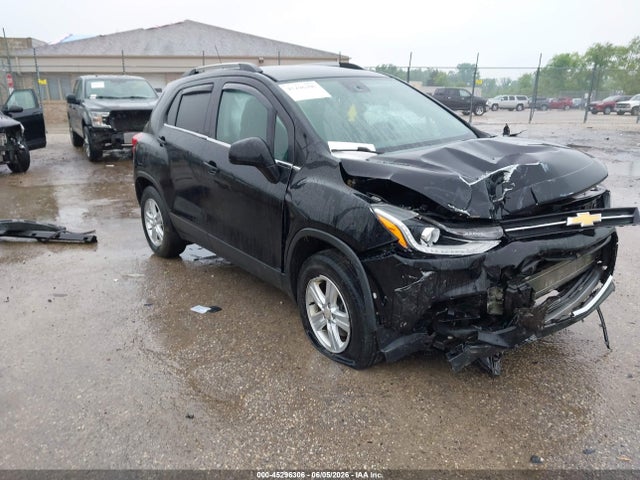 2017 CHEVROLET TRAX LT - 1