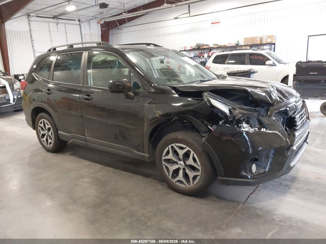 2023 SUBARU FORESTER PREMIUM - 1