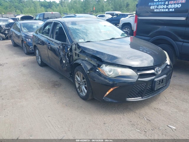 2016 TOYOTA CAMRY SE - 1
