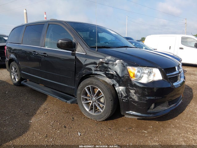 2017 DODGE GRAND CARAVAN SXT - 1