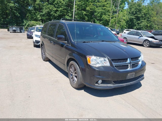 2017 BMW GRAND CARAVAN SXT - 1