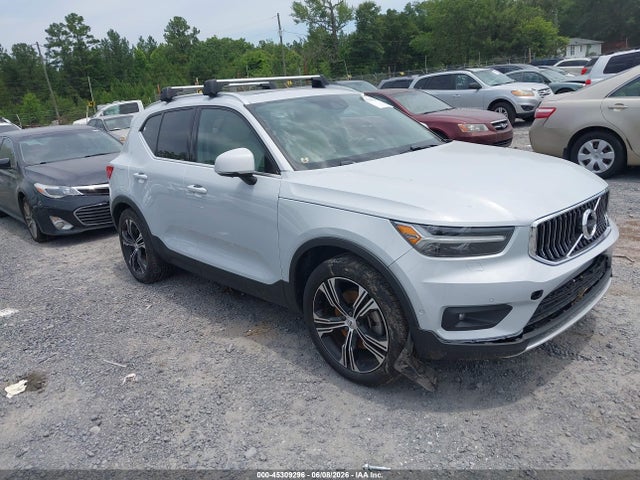 2022 VOLVO XC40 T5 - 1
