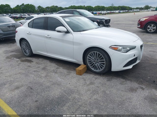 2017 ALFA ROMEO GIULIA TI RWD - 1