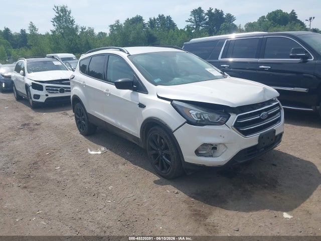 2017 FORD ESCAPE SE - 1