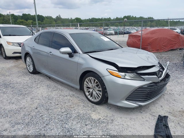 2019 TOYOTA CAMRY XLE - 1