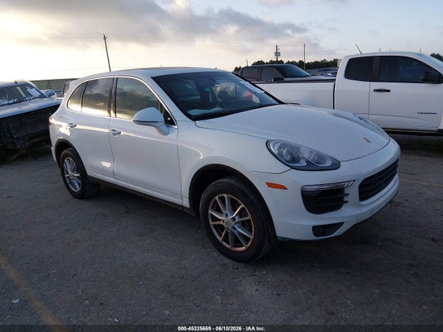 2016 PORSCHE CAYENNE - 1