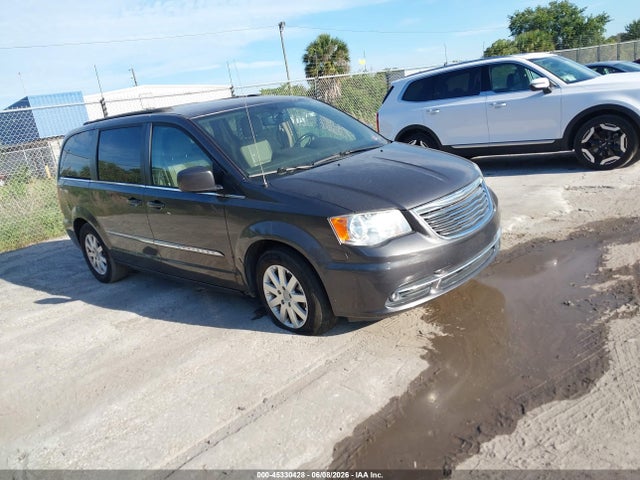 2015 CHRYSLER TOWN & COUNTRY - 1