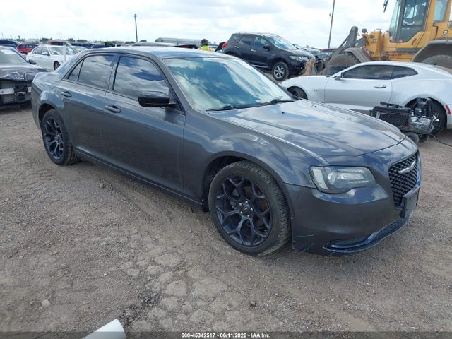 2019 CHRYSLER 300 TOURING - 1