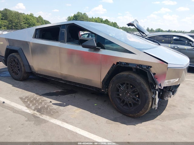 2025 TESLA CYBERTRUCK - 1