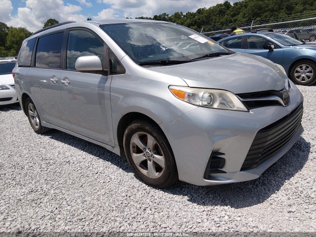 2020 TOYOTA SIENNA LE - 1