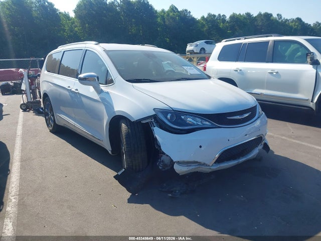2018 CHRYSLER PACIFICA LIMITED - 1