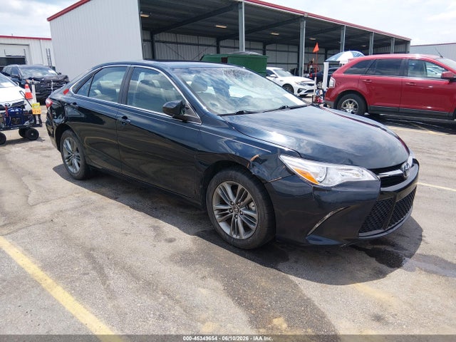 2017 TOYOTA CAMRY SE - 1