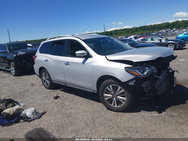 2019 NISSAN PATHFINDER SV - 1