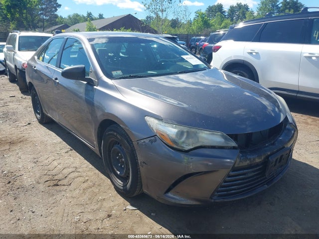 2017 TOYOTA CAMRY LE - 1