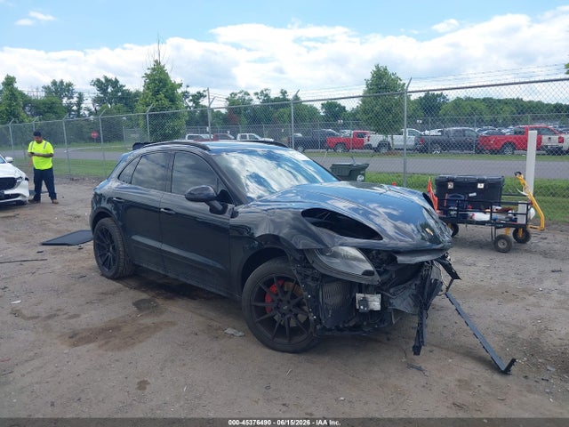 2017 PORSCHE MACAN GTS - 1