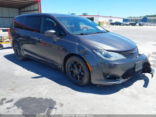 2020 CHRYSLER PACIFICA TOURING - 1