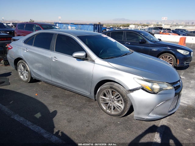 2017 TOYOTA CAMRY SE - 1