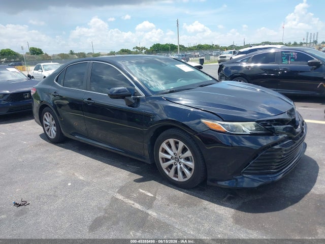 2018 TOYOTA CAMRY LE - 1