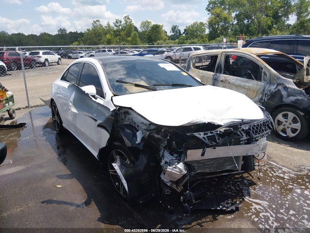 2019 MERCEDES-BENZ A 220 4MATIC - 1