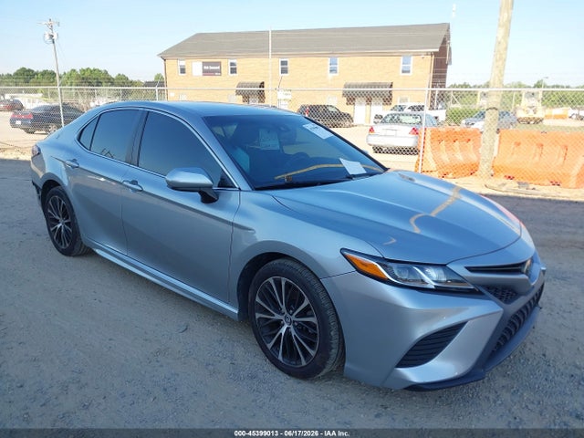2019 TOYOTA CAMRY SE - 1