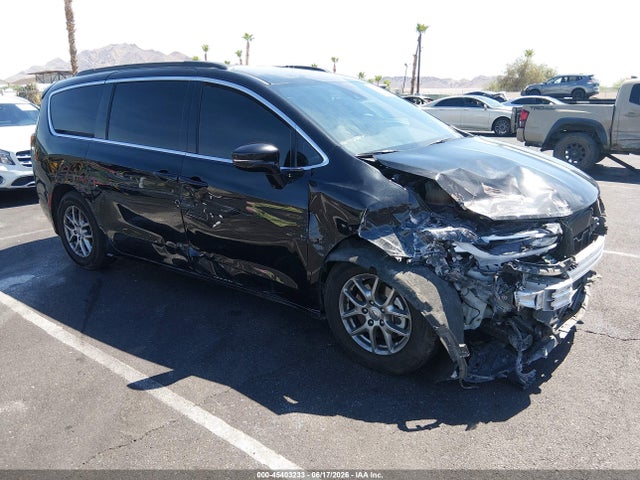 2022 CHRYSLER PACIFICA TOURING - 1