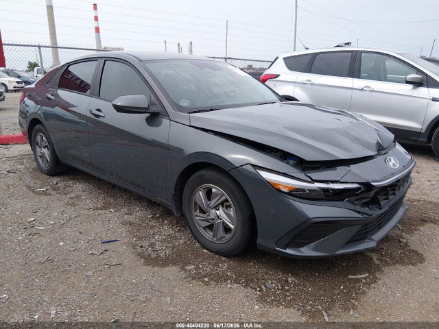 2024 HYUNDAI ELANTRA SE - 1