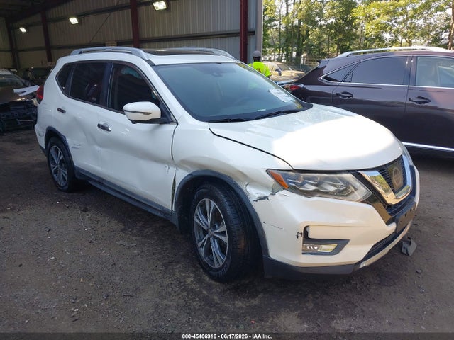 2017 NISSAN ROGUE SL - 1