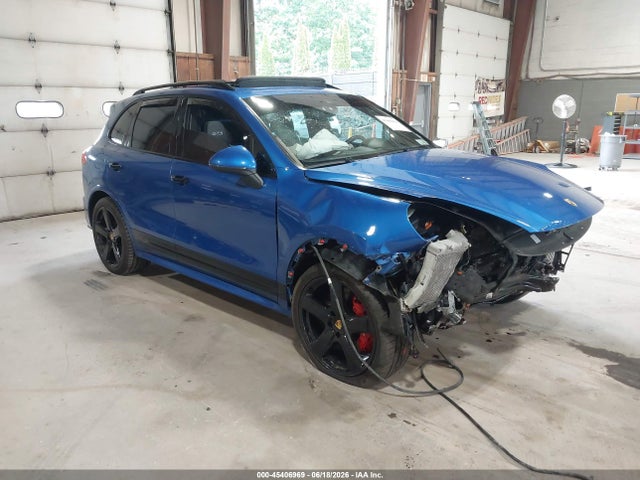 2017 PORSCHE CAYENNE GTS - 1