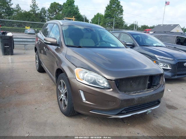 2015 VOLVO XC60 T6 - 1