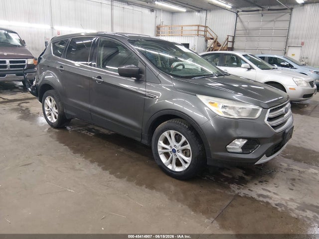 2017 FORD ESCAPE SE - 1