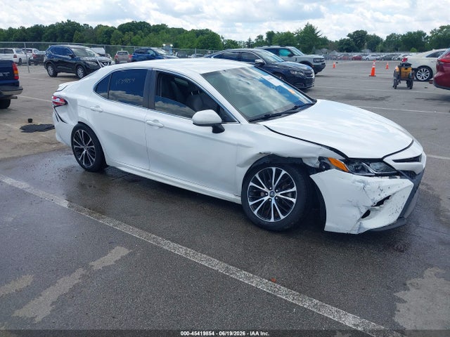 2018 TOYOTA CAMRY SE - 1