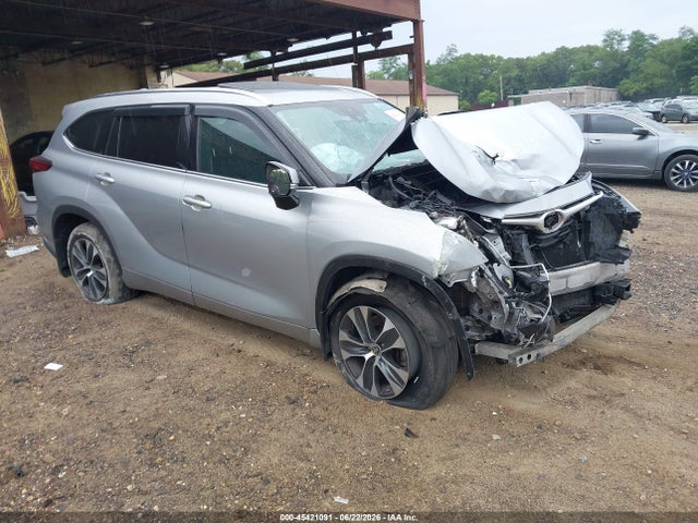 2020 TOYOTA HIGHLANDER XLE - 1