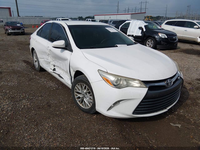 2017 TOYOTA CAMRY LE - 1
