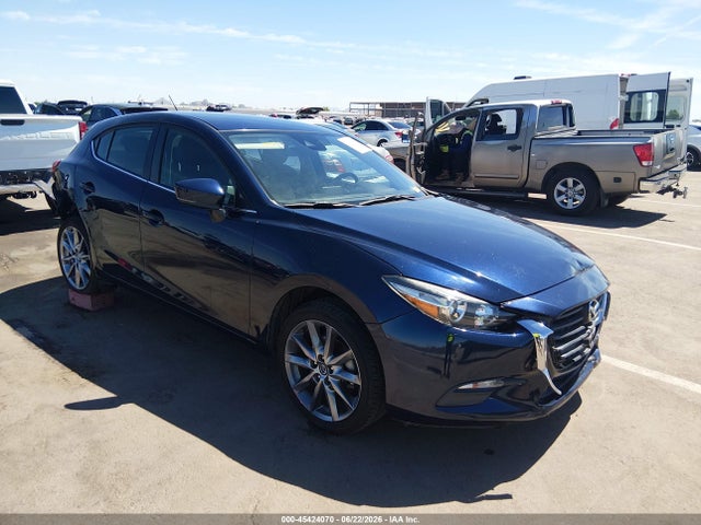 2018 MAZDA MAZDA3 TOURING - 1