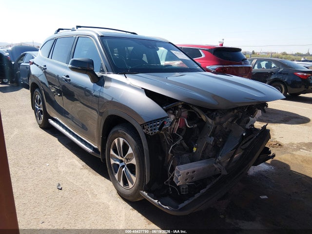 2025 TOYOTA HIGHLANDER XLE - 1