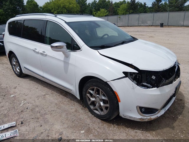 2018 CHRYSLER PACIFICA LIMITED - 1