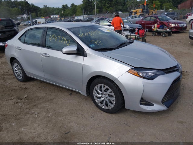 2017 TOYOTA COROLLA LE - 1