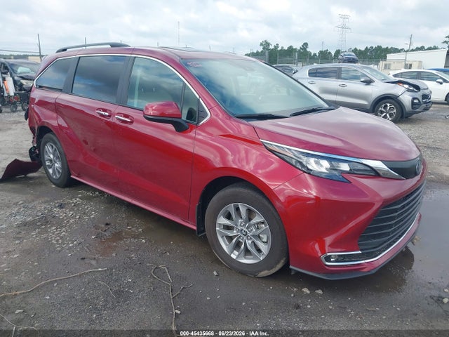 2024 TOYOTA SIENNA XLE - 1