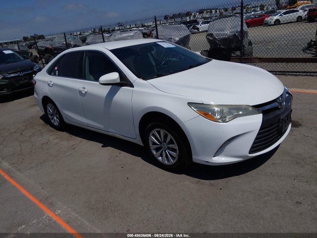 2017 TOYOTA CAMRY LE - 1