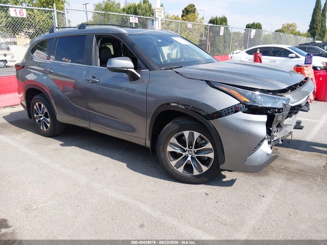 2026 TOYOTA HIGHLANDER XLE - 1