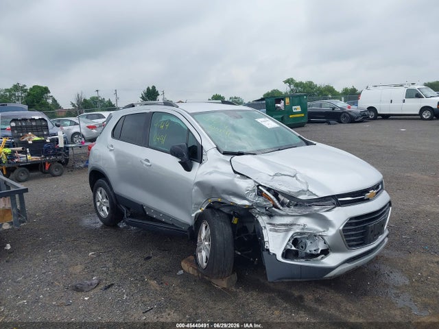 2021 CHEVROLET TRAX AWD LT - 1