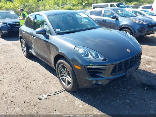 2018 PORSCHE MACAN - 1