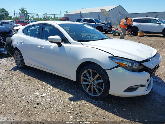 2018 MAZDA MAZDA3 TOURING - 1