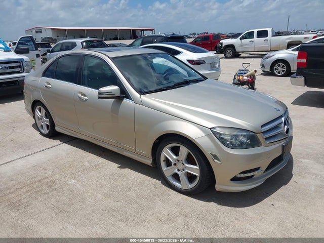 2011 MERCEDES-BENZ C 300 - 1