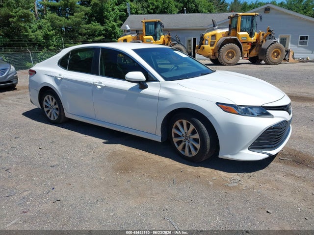 2018 TOYOTA CAMRY LE - 1