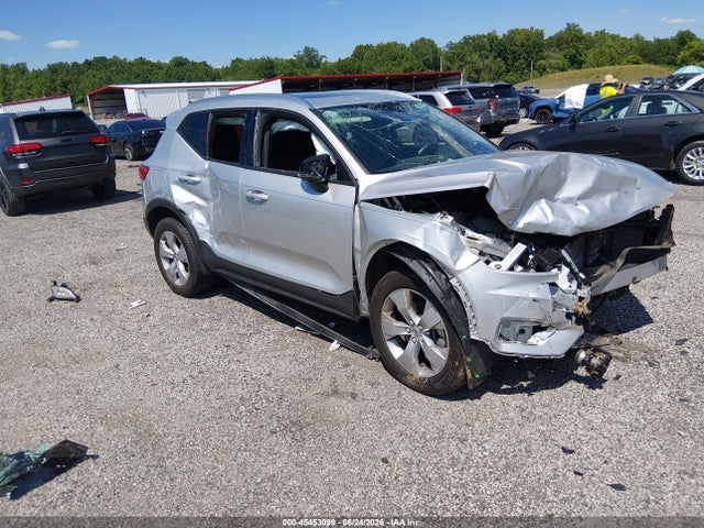 2019 VOLVO XC40 T5 - 1