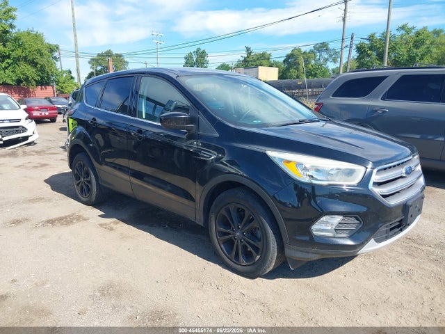 2017 FORD ESCAPE SE - 1