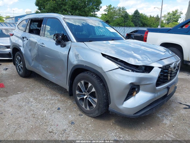 2020 TOYOTA HIGHLANDER XLE - 1