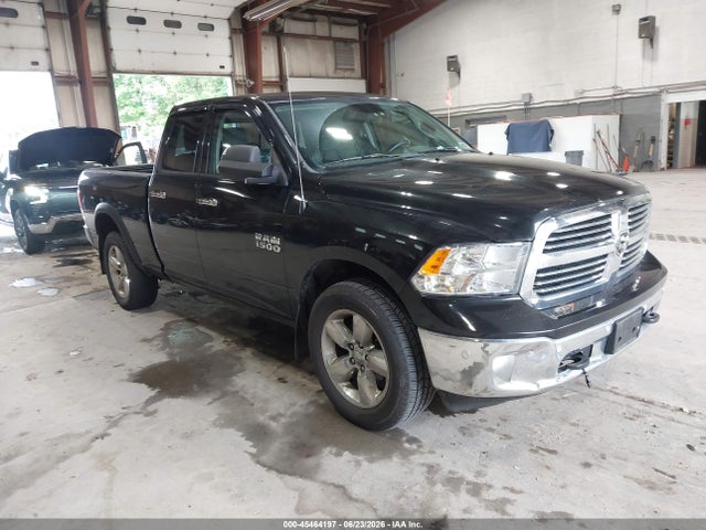 2015 RAM 1500 BIG - 1